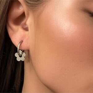 NEW Revovle Elegant Silver Floral Clover Hoop Huggie Earrings